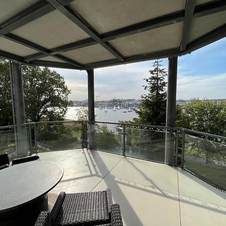 Traumwohnung Mit Stadthafen-Panorama! Zwei Schlafzimmer, Parkplatz Rostock Exterior foto