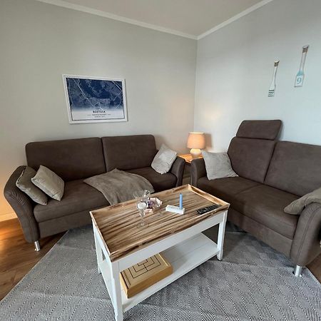 Traumwohnung Mit Stadthafen-Panorama! Zwei Schlafzimmer, Parkplatz Rostock Exterior foto